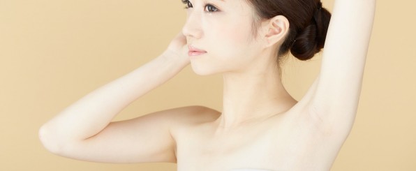 肌の綺麗な女性