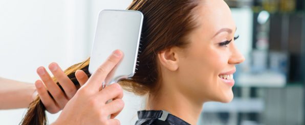 意外と見落としがち!女性のもみあげ、襟足ケア
