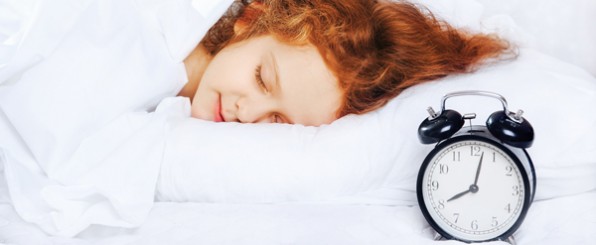 眠る子供