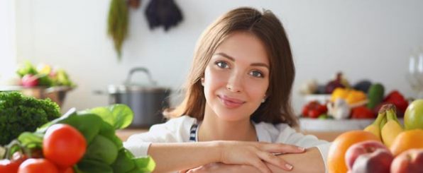 ニキビなどの肌トラブルの原因に?食事を変えて美肌を目指そう