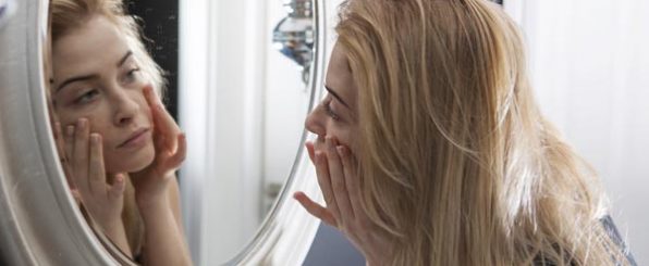 毛穴が目立つ原因は一つではない!