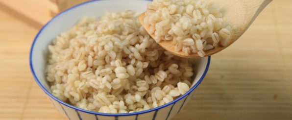 今話題のもち麦ダイエットって?やり方とおすすめレシピ